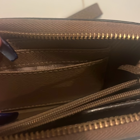 Michael Kors tan zip around wallet with wristlet loop multi pockets - Picture 4 of 7
